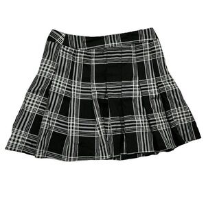 beautiful Y2K black and white plaid alt mini skirt